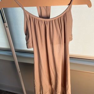 Lululemon Athletica Top in Beige size 4